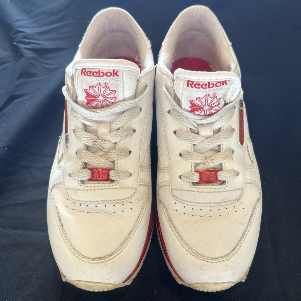 Classic Vintage Reebok Womens Shoe Size 5 White & Red #337